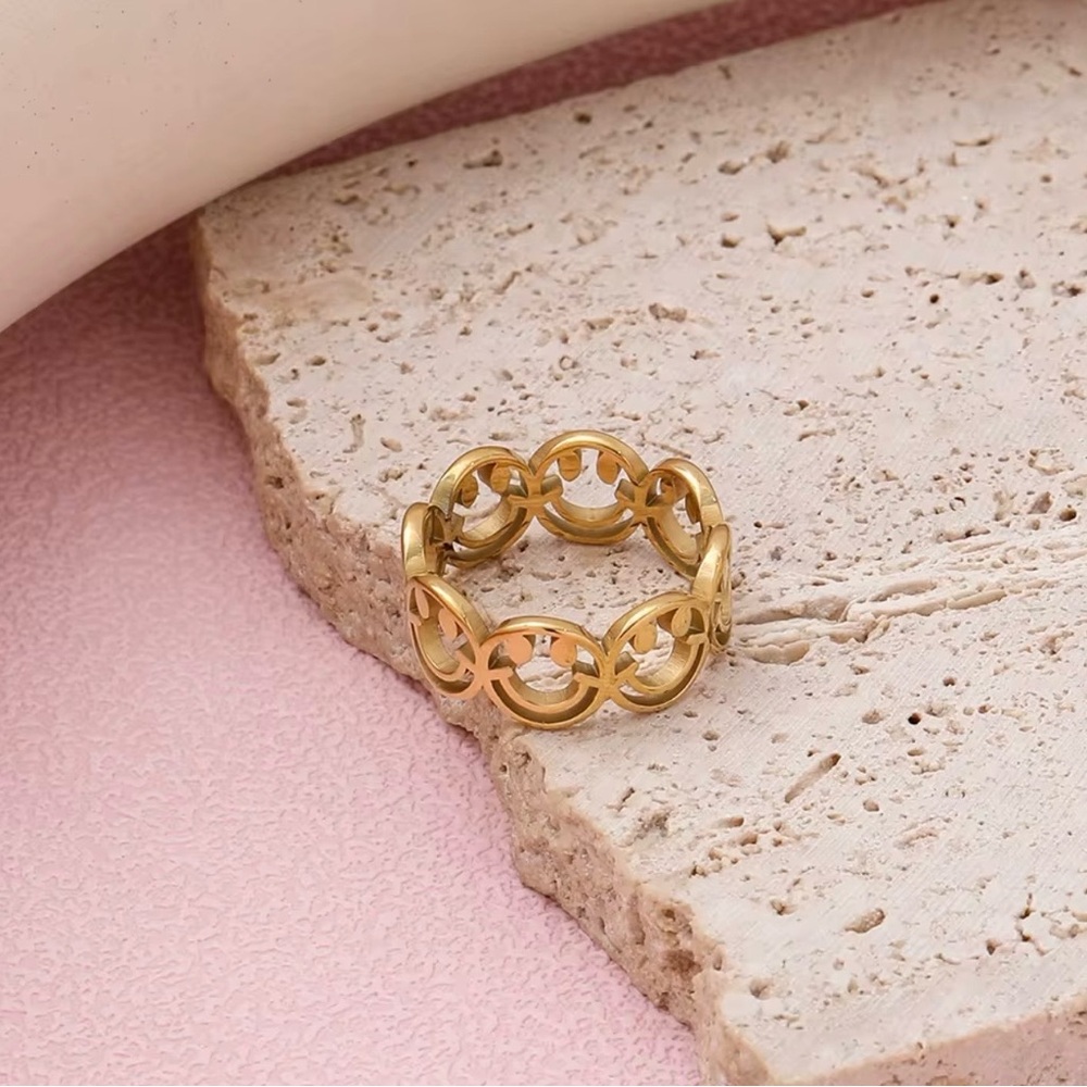 Happy Face Ring
Waterproof 
Stainless Steel
